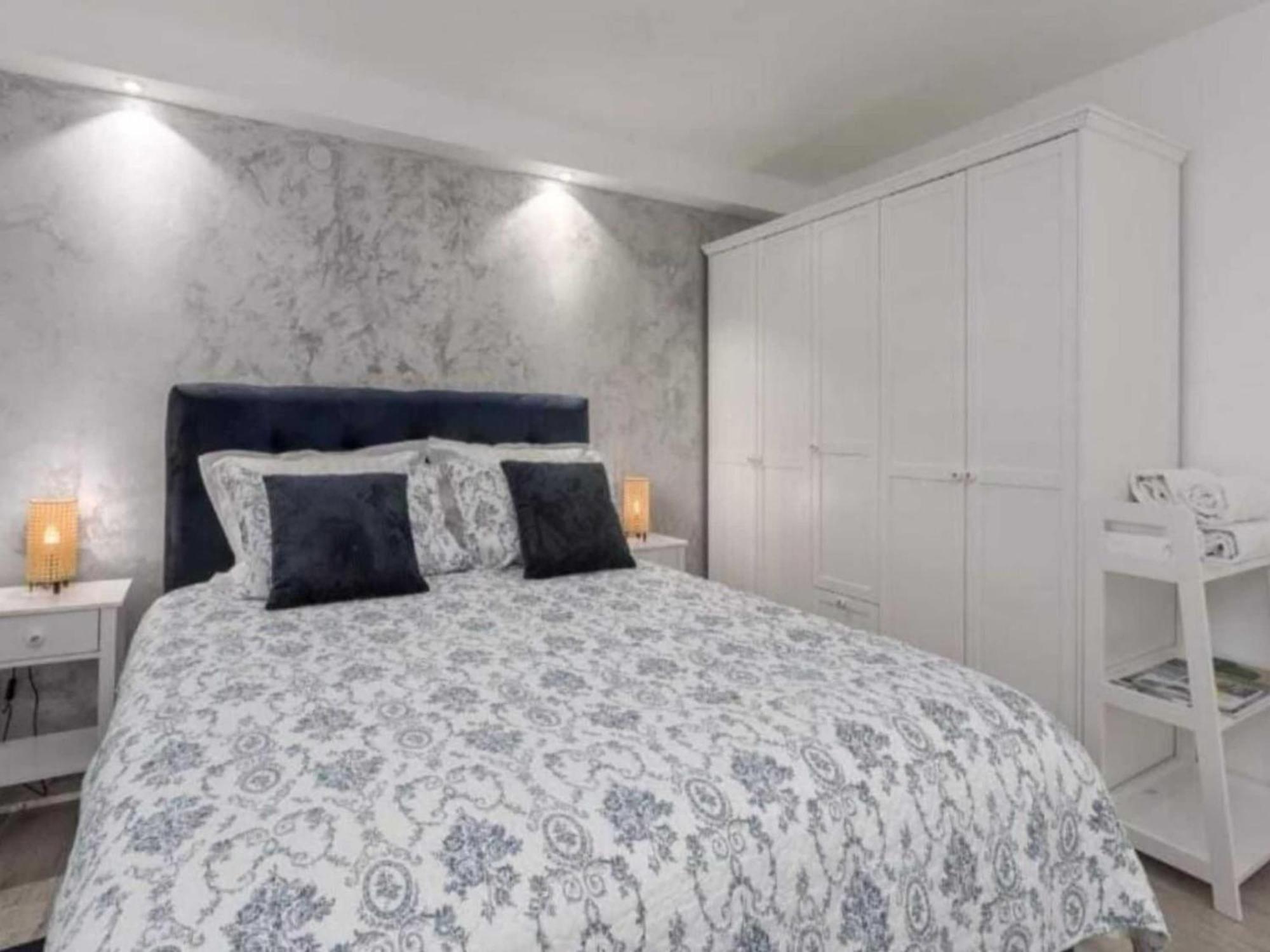 Two Bedroom With Terrace *